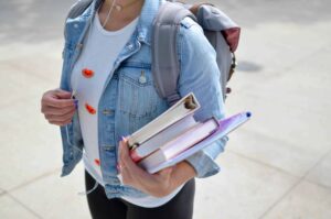How to hire a foreign student in Quebec without breaking the law