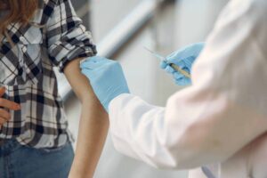 Vers l’obligation d’un passeport vaccinal au Canada?
